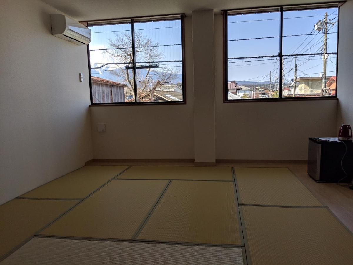 街のホテル Fujiyoshida Exteriör bild